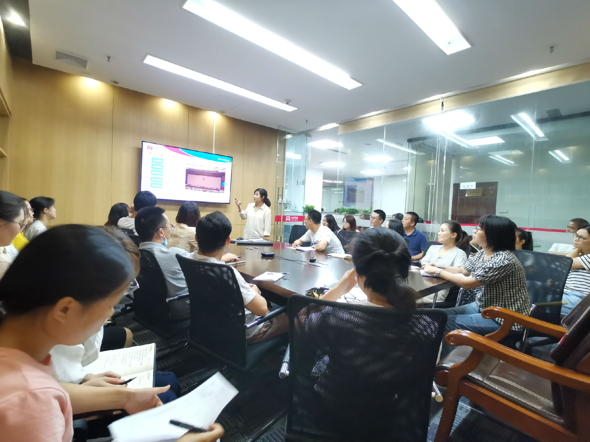 2020年9月27日，質(zhì)量部總監(jiān)李春莉組織培訓(xùn)質(zhì)量管理體系。